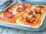 Crostoni di patate alla pizza e zucchine