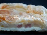 Focaccia di sfoglia ripiena con ricotta e prosciutto