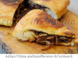 Focaccia ripiena di cipolle in padella ricetta facile