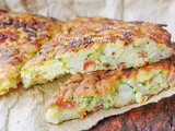 Frittata di riso e zucchine al formaggio in padella