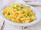 Fusilli con zucchine e stracciatella d’uovo