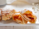 Mezzelune con mele e marmellata