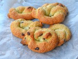 Nodini con gocce di cioccolato biscotti veloci