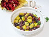 Olive schiacciate e condite alla sarda: ricetta a scabecciu