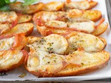 Pane raffermo al forno con prosciutto e provola