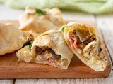 Panzerotti con melanzane e speck