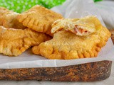 Panzerotti fritti speck e provola soffici