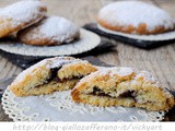 Panzerotti siciliani dolci con crema al cioccolato