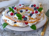 Paris brest con crema pasticcera e panna