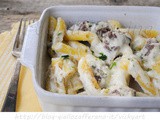 Pasta con polpette e ricotta gratinata al forno