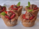 Pasticcini di frolla con spuma alla nutella e fragole