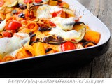 Pasticcio di melanzane e pasta con olive e capperi