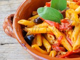 Penne con peperoni e olive ricetta veloce