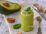 Pesto di zucchine e avocado