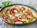 Piadizza romagnola con zucchine e speck