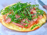 Pizza speck e rucola veloce in padella