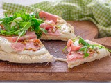 Pizza veloce mortadella pistacchio e stracchino