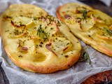 Pizzette con patate e origano veloci antipasto o snack