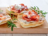 Pizzette veloci ricotta e speck