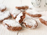 Ricciarelli al cacao biscotti alle mandorle