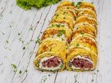 Rotolini di frittata con speck e mozzarella