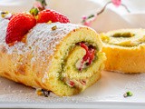 Rotolo fragole e pistacchio con crema