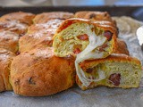 Rusticone napoletano con salumi e formaggi