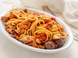 Spaghetti alla puttanesca di mare