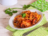 Spaghetti misto mare in rosso