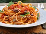 Spaghetti olive e acciughe ricetta veloce