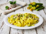 Tagliatelle con zucchine e sgombro cremose