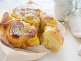 Torta di rose alla crema pasticcera