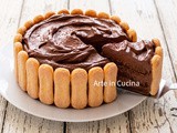 Torta spumone al cioccolato: dolce cremosissimo con savoiardi