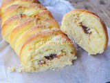 Treccia di pan brioche con cioccolato e noci