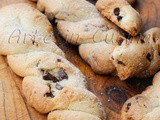 Treccine dolci friabili biscotti al burro con cioccolato