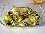 Zucchine marinate con feta e olive