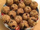 Nuts and Muesli Cereal Balls (Cereal na Ladoo)