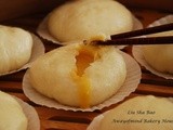 Liu Sha Bao 流沙包 (Custard Bun)