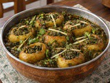 Jannat-e-numa (Stuffed Potatoes in Spinach Sauce)