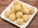 Rava Ladoo