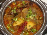 Ringan Bateta nu Shaak (Brinjal and Potato Curry)