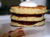 E per una volta mi sento un po' British: crumpets casalinghi per il tea hour