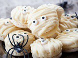 Mummy Macarons