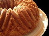 Caramelized Peaches and Cinnamon Bundt Cake