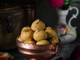 Besan Ladoo Recipe (Besan Laddu)