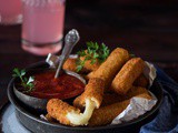 Eggless Mozzarella Sticks