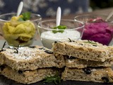 Brote aus aller Welt: Focaccia alle olive – Focaccia mit Oliven und dreierlei Dips