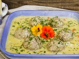 Gretschaniki – ukrainische Buchweizen-Hackklößchen in cremiger Gemüsesauce