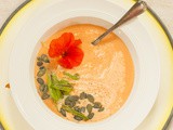 Möhren-Gazpacho mit Kokosmilch und Zitronengras