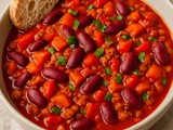 Enolončnica z mletim mesom in fižolom